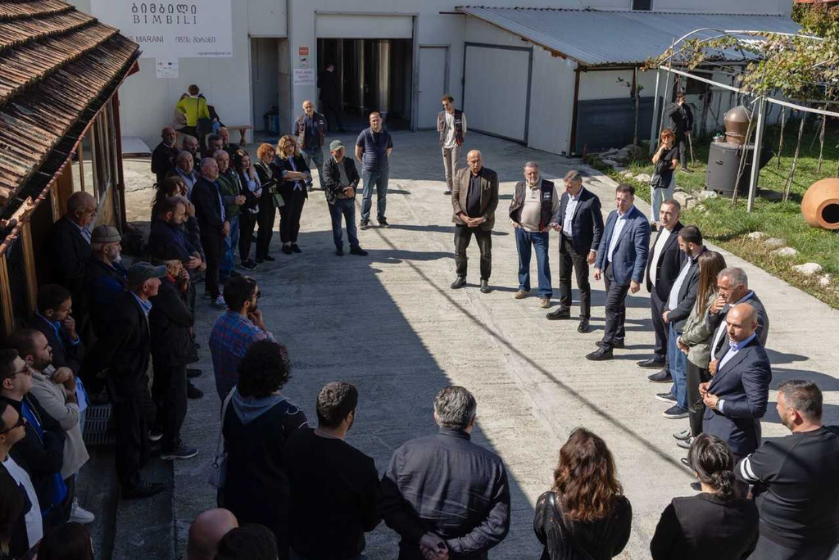 რაჭაში სახელმწიფო მხარდაჭერით შექმნილი საწარმო 12 სახეობის ღვინოს აწარმოებს