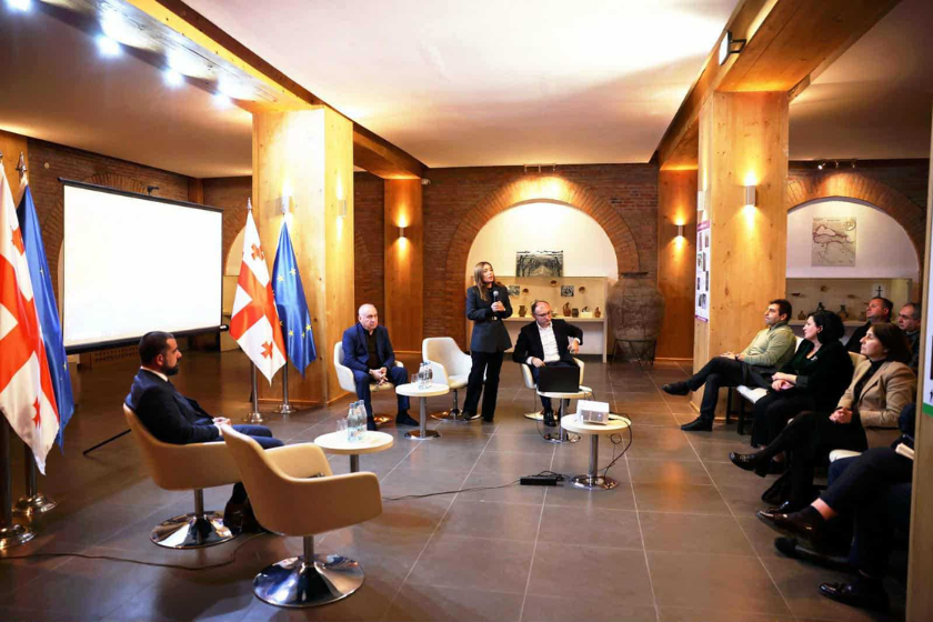 პლასტიკის პარკების რეგულირების საკითხზე მწარმოებლებთან სამუშაო შეხვედრა გაიმართა