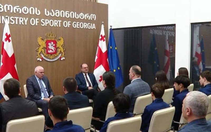სპორტის მინისტრმა შალვა გოგოლაძემ კრივის ახალგაზრდულ ნაკრებს ევროპის ჩემპიონატზე მიღწეული წარმატება მიულოცა