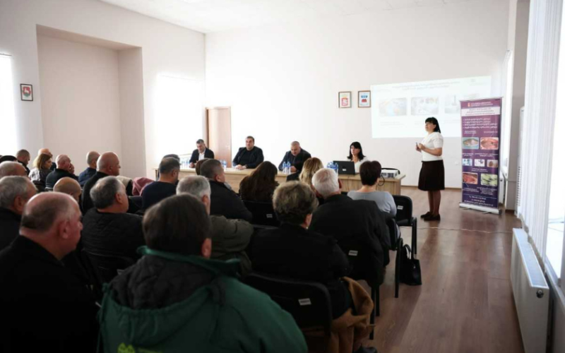გურჯაანში, თევზმომშენებელ ფერმერებთან გამართულ სამუშაო შეხვედრაზე ლაბორატორიული კვლევების მნიშვნელობის საკითხები განიხილეს