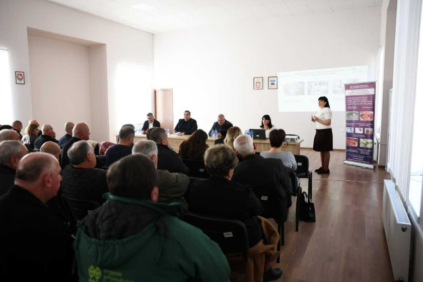 გურჯაანში, თევზმომშენებელ ფერმერებთან გამართულ სამუშაო შეხვედრაზე ლაბორატორიული კვლევების მნიშვნელობის საკითხები განიხილეს
