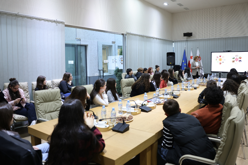 სურსათის ეროვნულმა სააგენტომ პროექტის „ახალგაზრდობის ხმა“ მონაწილეებს უმასპინძლა