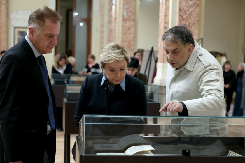 საქართველოს ეროვნული ბიბლიოთეკის საგამოფენო დარბაზში ამავე ბიბლიოთეკის მიერ 2023-2025 წლებში შეძენილი უნიკალური ექსპონატები…