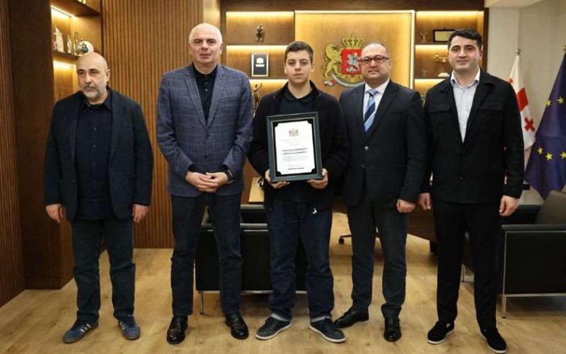 სპორტის მინისტრმა მობილიარდე ლევან კიკალიშვილს ევროპის ჩემპიონატზე მიღწეული ისტორიული წარმატება მიულოცა