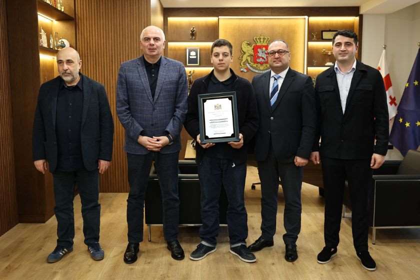 სპორტის მინისტრმა მობილიარდე ლევან კიკალიშვილს ევროპის ჩემპიონატზე მიღწეული ისტორიული წარმატება მიულოცა