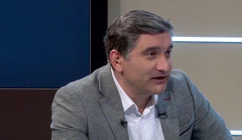 ზვიად ავალიანი: შერმადინმა რომ პრემიერს მადლობა გადაუხადა რამდენიმე ათეულმა რადიკალმა სტვენა დაუწყო. როდესაც სპორტის…