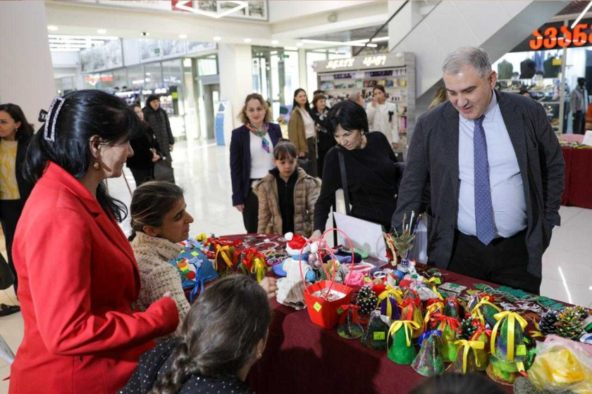 შეზღუდული შესაძლებლობის მქონე პირთა საერთაშორისო დღესთან დაკავშირებით, შშმ პირების ნამუშევრების გამოფენა-გაყიდვა გაიმართა
