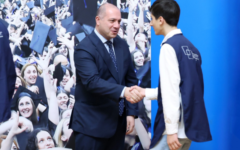 გივი მიქანაძემ მოსწავლე გამომგონებელთა და მკვლევართა კონკურსის „ლეონარდო და ვინჩის“ გამარჯვებულები დააჯილდოვა