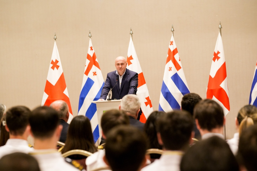 სულხან თამაზაშვილი რეგიონის მასშტაბით წარჩინებულ სტუდენტებს შეხვდა