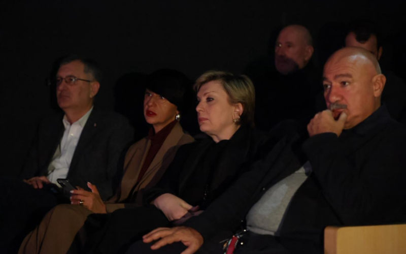 თინათინ რუხაძე მოადგილესთან, თეიმურაზ გამცემლიძესთან ერთად, ისტორიულ-დოკუმენტური ფილმის – „ეგრისის დიდი ომის” ჩვენებას…