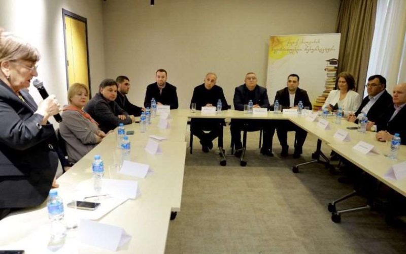 ახალციხეში, მუნიციპალიტეტის საჯარო და კერძოს სკოლის დირექტორებთან შეხვედრა გაიმართა