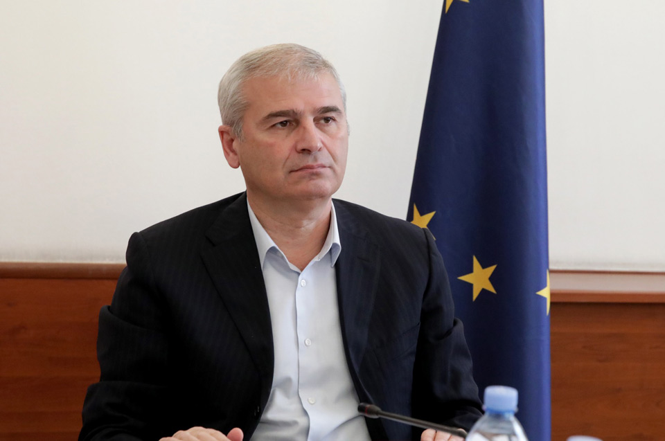 ირაკლი ქადაგიშვილი – ყველა, ვისაც აქვს დემოკრატიის, მედიის ობიექტურობის და პოზიციის კარგად წარმოჩენის ინტერესი, დებატების…