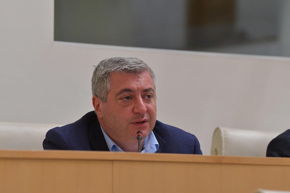 კახა კახიშვილი: მოვუწოდებ ხელისუფლებას მიიღოს ხისტი სამართლებრივი ზომები სანქციების დამწესებლების მიმართ- ღიმილის…