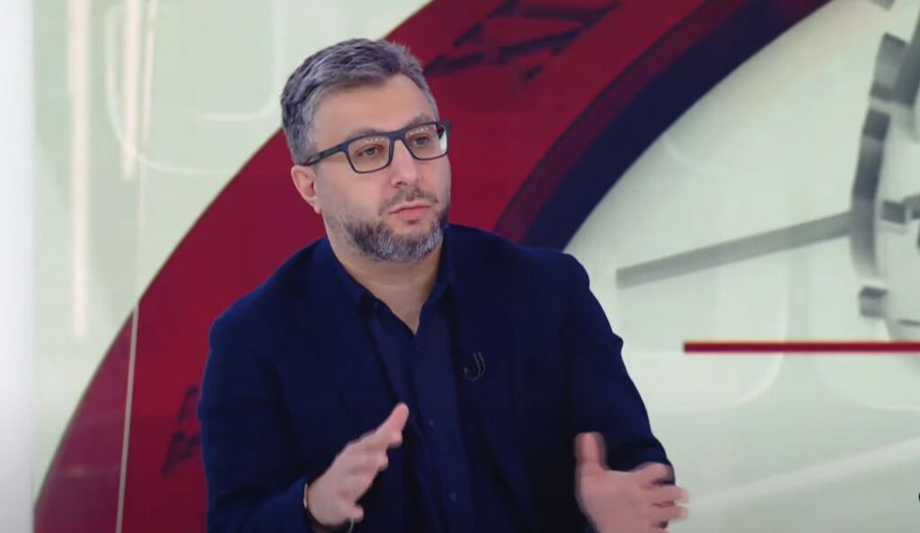 გურამ ნიკოლაშვილი: სიმონ ჯანაშიამ საგამზირე ხორცად გაწირული სტუდენტების ბანერები იმედის ეთერში იმგვარი დემონსტრაციულობით…