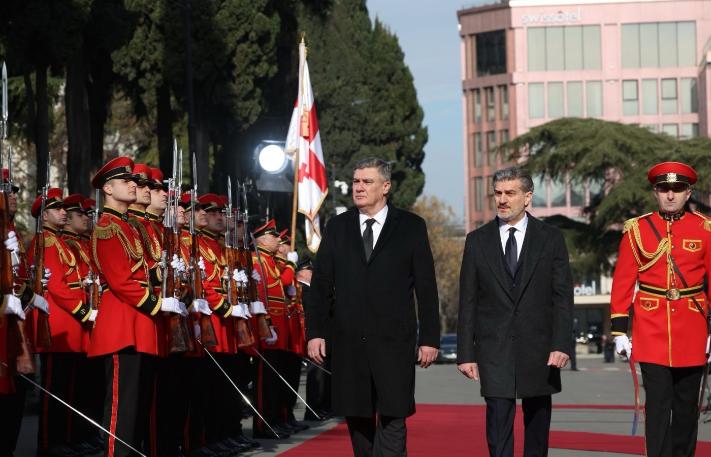 საქართველოს პრეზიდენტის სასახლეში ხორვატიის რესპუბლიკის პრეზიდენტის, ზორან მილანოვიჩის დახვედრის ოფიციალური ცერემონია…