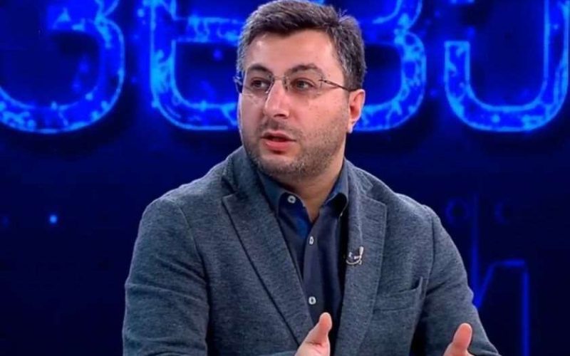 გურამ ნიკოლაშვილი “პუბლიკას” ფოტოებზე: სპეციალური მისიით მიავლინეს პარლამენტში ფოტოგრაფი, რომელსაც უნდა მოეგროვებინა რუსული…