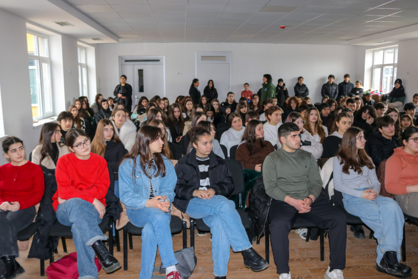 ქარელისა და გორის მუნიციპალიტეტების სკოლებში საინფორმაციო შეხვედრები ჩატარდა