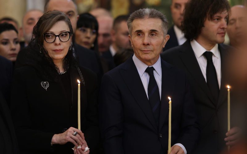 ბიძინა ივანიშვილი ილია მეორეზე: დიდი ადამიანები არსად მიდიან, ისინი ჩვენს გულებსა და მეხსიერებაში ცოცხლობენ და იცოცხლებენ…