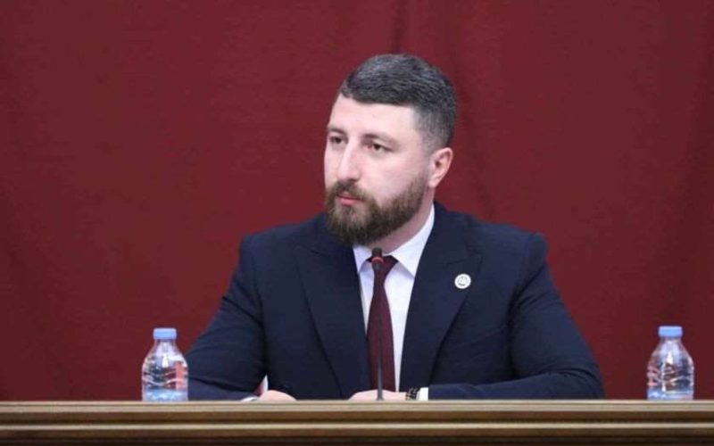 არჩილ გორდულაძე ხორგუანს: გასაგებია, რომ არ მიგაჩნიათ საქართველო სამშობლოდ, პოპულიზმით ხართ დაკავებულები და შოუ უნდა…