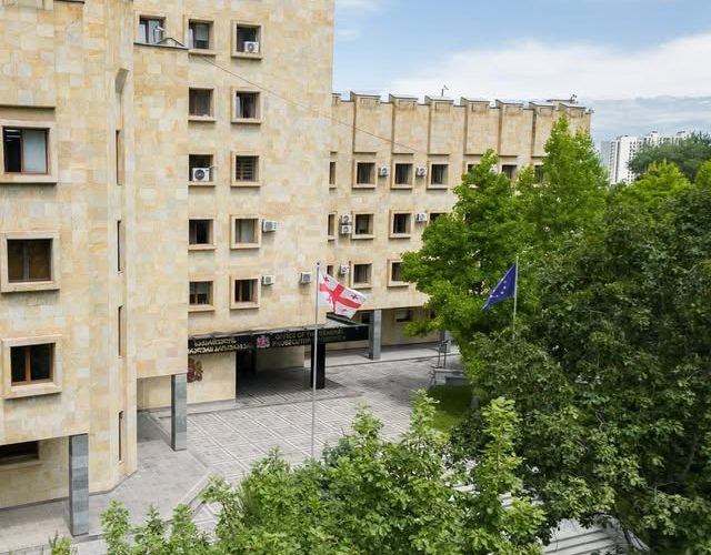 საქართველოს პროკურატურა ეხმაურება ტელეკომპანია „ტვ. პირველის“ მიერ მომზადებულ მორიგ დეზინფორმაციულ სიუჟეტს, პრეზიდენტის…