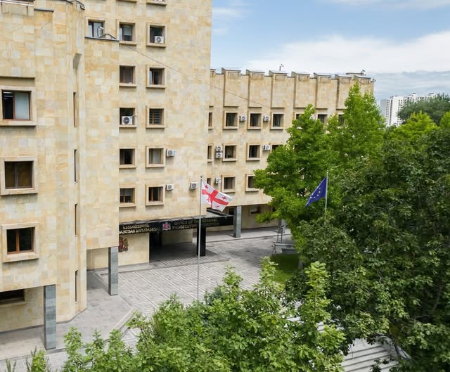 საქართველოს პროკურატურა ეხმაურება ტელეკომპანია „ტვ. პირველის“ მიერ მომზადებულ მორიგ დეზინფორმაციულ სიუჟეტს, პრეზიდენტის…