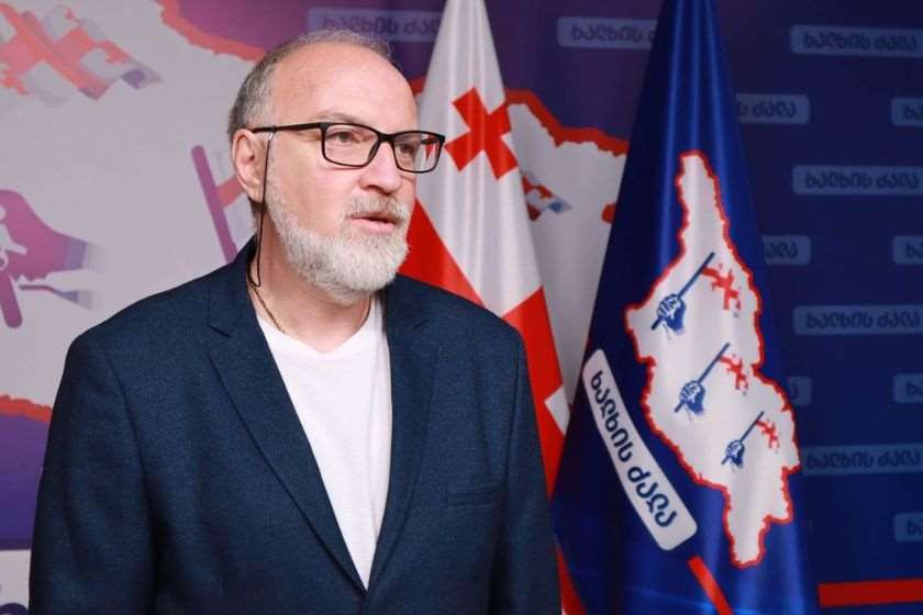დავით ქართველიშვილი მერაბ მეტრეველზე: უსამშობლოს დაუძახებ – სწყინს, ყველას საპირფარეშოში და საძინებელში ფარული კამერით რომ…