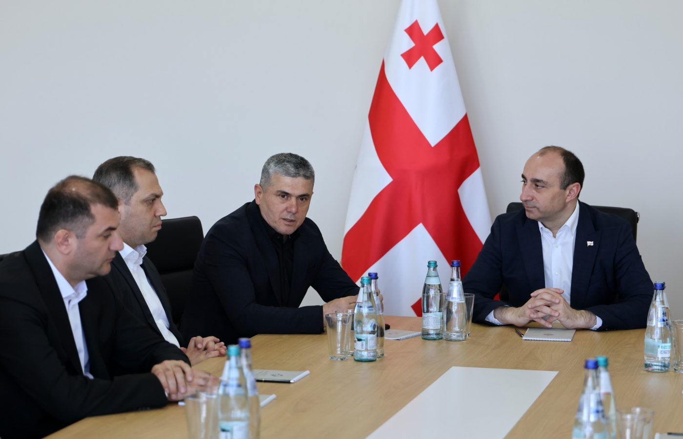 სახელმწიფო უსაფრთხოების სამსახურის უფროსმა გეკა გელაძემ სპეციალური ოპერაციების დეპარტამენტის პირად შემადგენლობას ახალი…