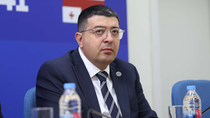 დიმიტრი სამხარაძე ფასების პოლიტიკასთან დაკავშირებულ დებატებზე: პრემიერის მორიგი პოლიტიკური მასტერკლასი გველოდება!…