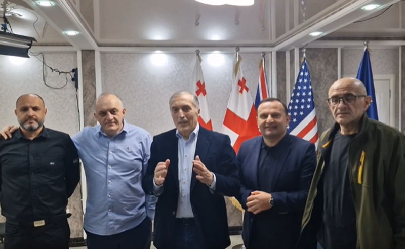 სასამართლომ პაატა ბურჭულაძეს, ირაკლი ნადირაძეს, მურთაზ ზოდელავას, პაატა მანჯგალაძეს და ლაშა ბერიძეს 7-7 წლით პატიმრობა…