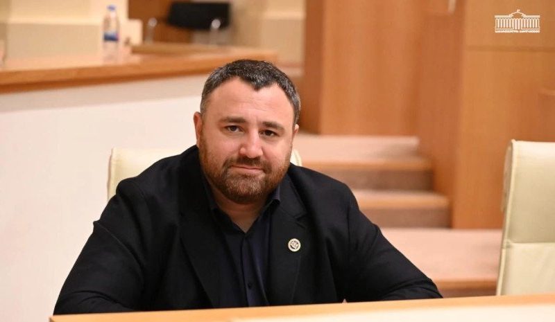 არჩილ ბერიძე რასა იუკნევიჩიენეს განცხადებაზე: თუ ვთანხმდებით, რომ ევროკავშირი სამხედრო ალიანსი არ არის და წევრობა არ უნდა…
