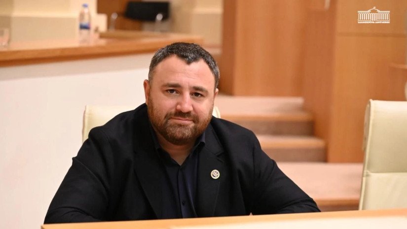 არჩილ ბერიძე რასა იუკნევიჩიენეს განცხადებაზე: თუ ვთანხმდებით, რომ ევროკავშირი სამხედრო ალიანსი არ არის და წევრობა არ უნდა…