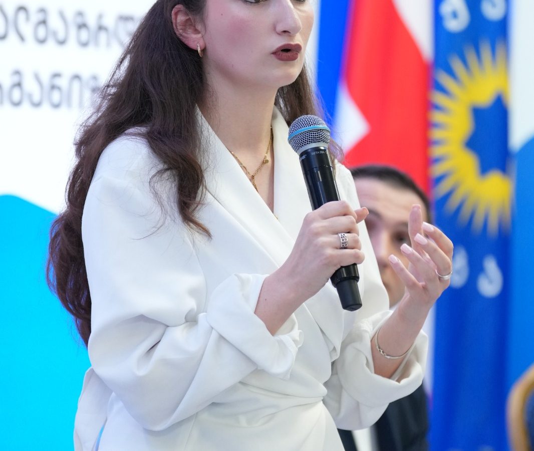 თეკლა თიკანაშვილი: როგორც გამოიკვეთა, ახალგაზრდებს განსაკუთრებით სჭირდებათ ახალგაზრდული სივრცეები რეგიონში, სადაც ისინი…