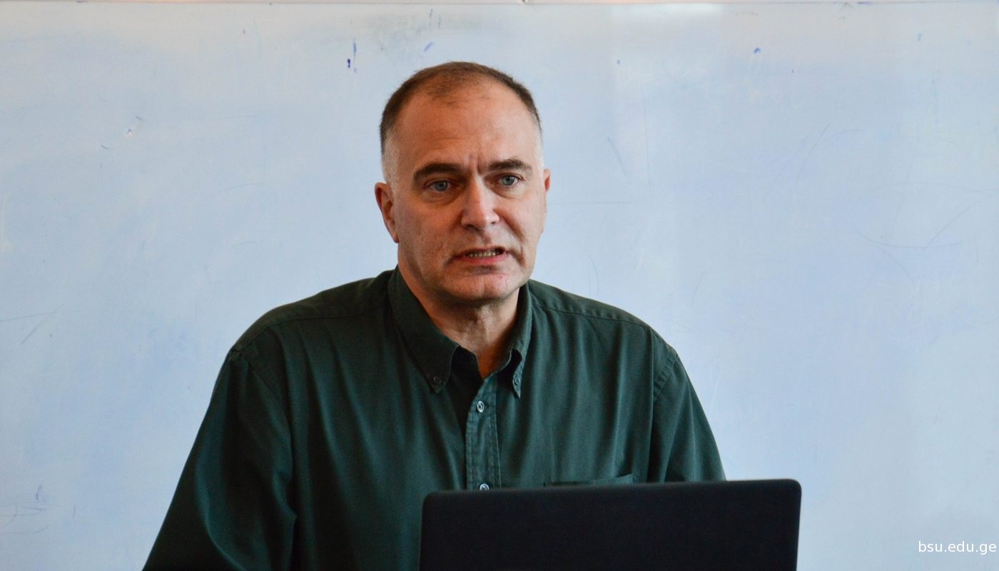 გიგი თევზაძე: როგორც ჩანს, სახდეპი არ ენდობა ამ გაერთიანებას, რომელიც დღეს არსებობს – ოპოზიციამ აშშ-ს იმდენად ვერ გააგებინა…