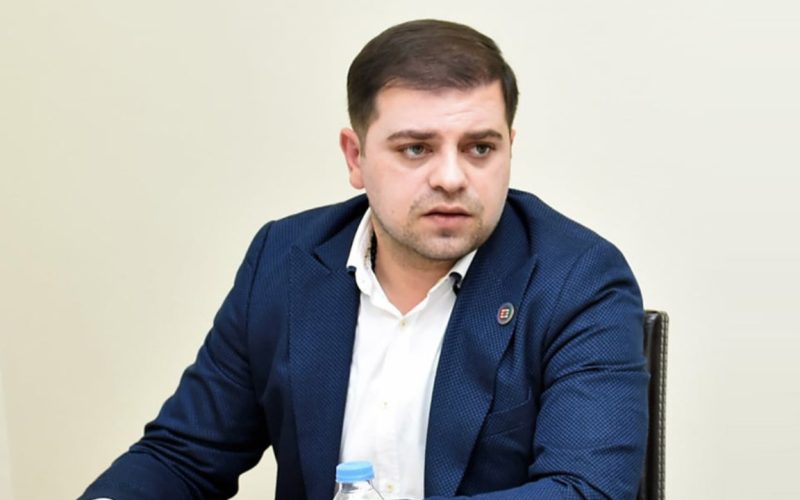 ცოტნე ანანიძე: ,,დიქტატურა ტელევიზიების მოხურვას აპირებს“, — განაცხადა TV იმედის, TV იბერიისა და TV-25-ის დამრბეველმა…