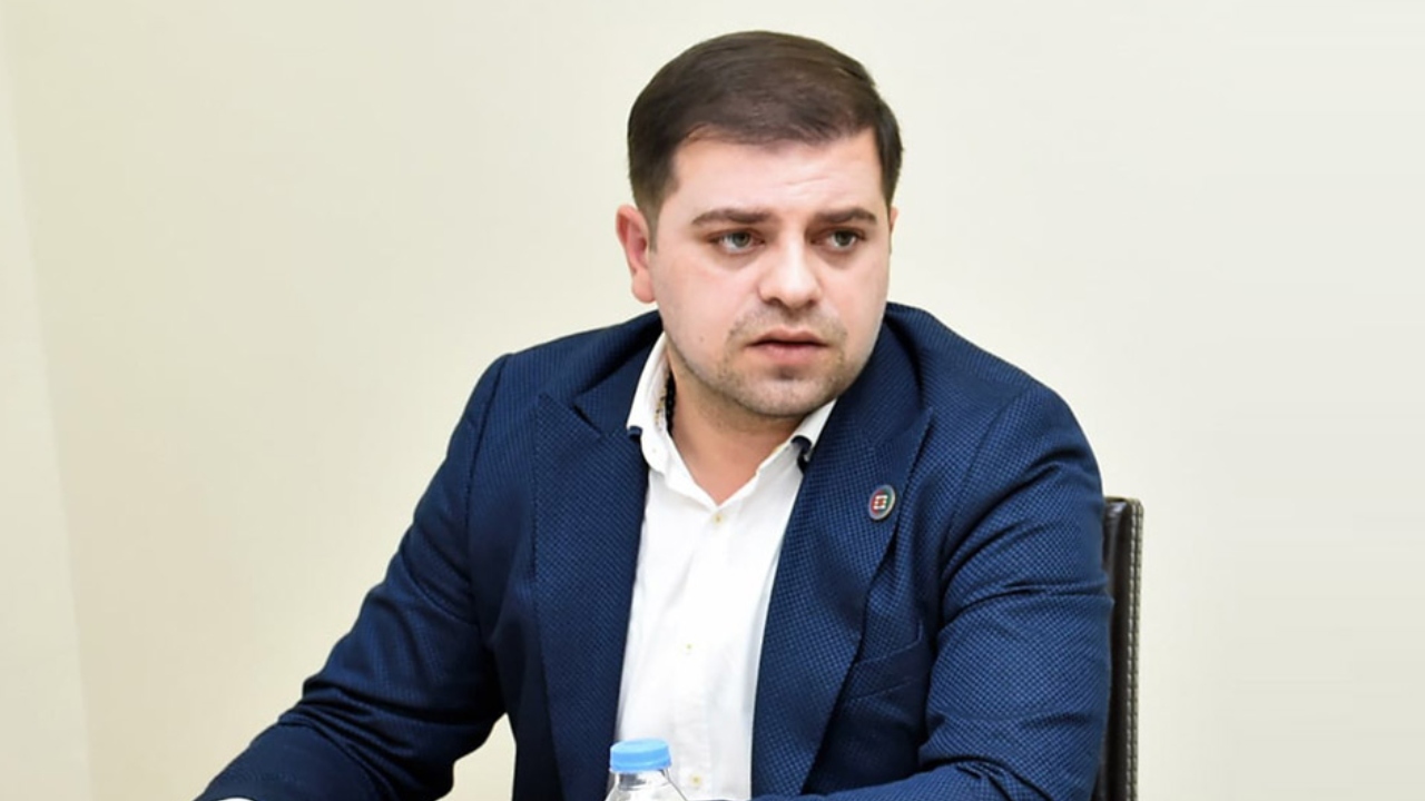 ცოტნე ანანიძე: ,,დიქტატურა ტელევიზიების მოხურვას აპირებს“, — განაცხადა TV იმედის, TV იბერიისა და TV-25-ის დამრბეველმა…