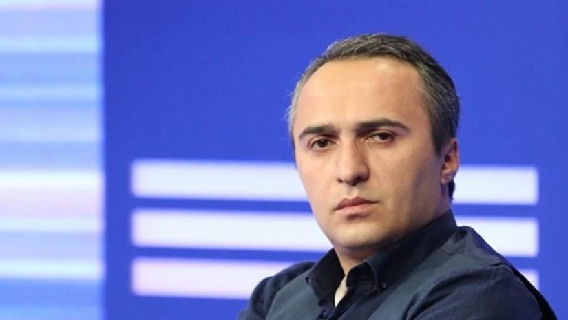 ირაკლი ლატარია მიხეილ სააკაშვილზე: „რიყის დოქები“ თავის საყვარელს, სოფო ნიჟარაძეს აუშენა