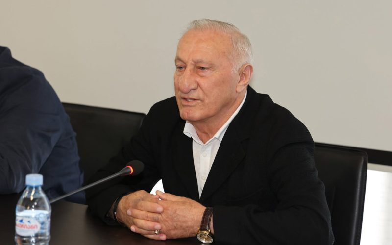 ანზორ მარგიანი გია ბარამიძეზე: ომში მაგას არ უომია. ოჩამჩირეში რომ ჩამოვიდა, მოითხოვა „კასკა“ და „კასკა“ ჰქონდა „კლიჩკა“…