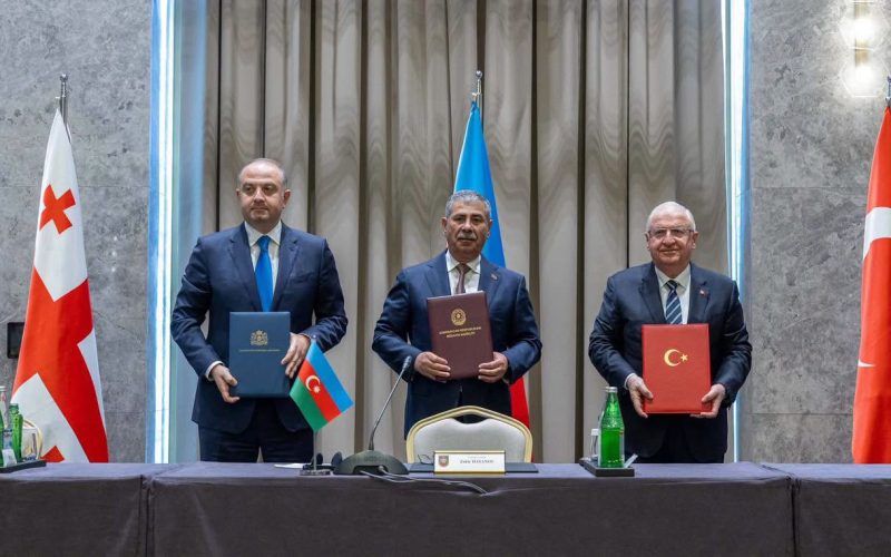 საქართველოს თავდაცვის მინისტრმა, ირაკლი ჩიქოვანმა აზერბაიჯანი-თურქეთი-საქართველოს თავდაცვის სამმხრივ მინისტერიალში მიიღო…