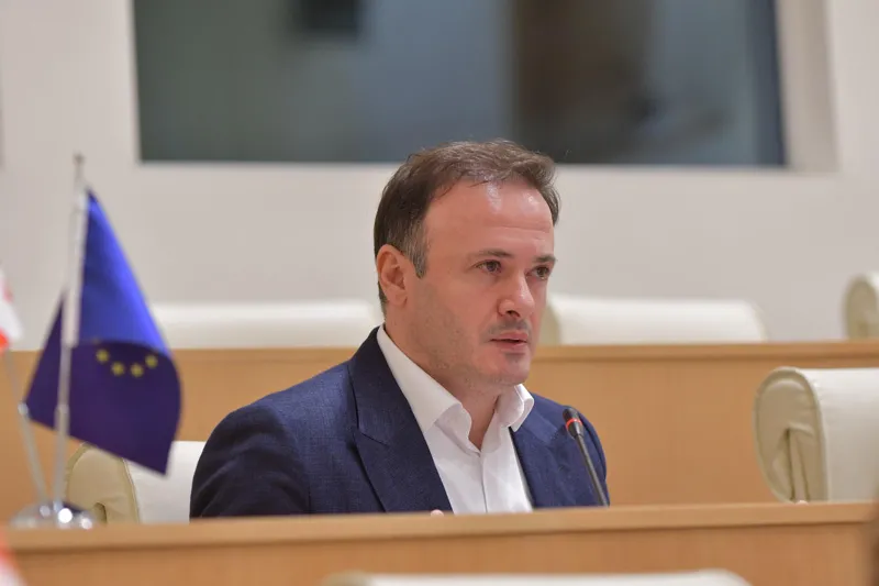 ირაკლი ზარქუა – ევროკომისიის კვლევა ადასტურებს ევროპული ბიუროკრატიის მტრულ განწყობებს ჩვენი ქვეყნის მიმართ, რომელსაც…